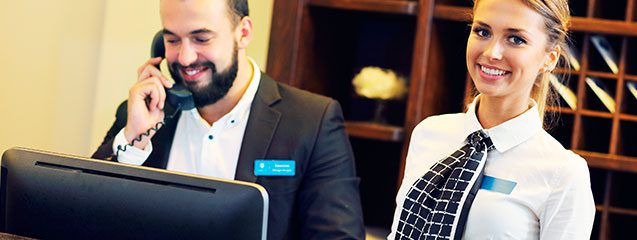 como ser buen recepcionista